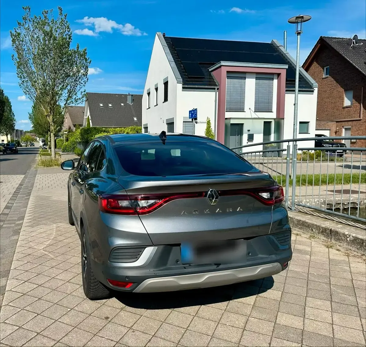 Gebraucht Renault Arkana Techno 140 PS (102 kW) 2024 Silber SUV
