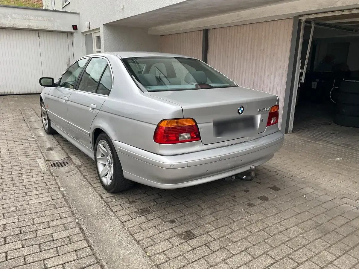 Gebraucht BMW 530 231 PS (169 kW) 2002 Silber Limousine