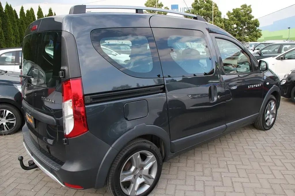 Gebraucht Dacia Dokker Celebration 116 PS (85 kW) 2017 Grau Van / Kleinbus