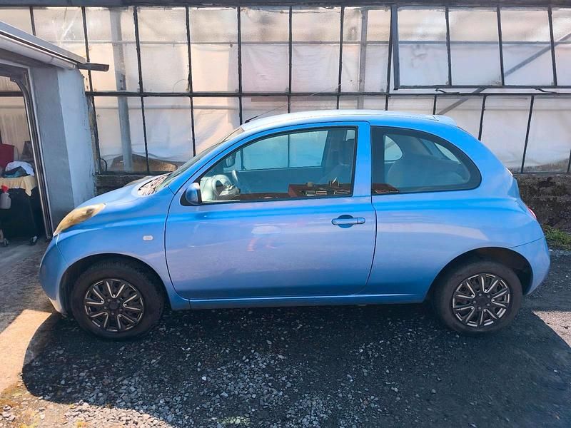 Blau Gebraucht 2004 Nissan Micra Kleinwagen | 900 € (Guter Preis) - Bild 1/4