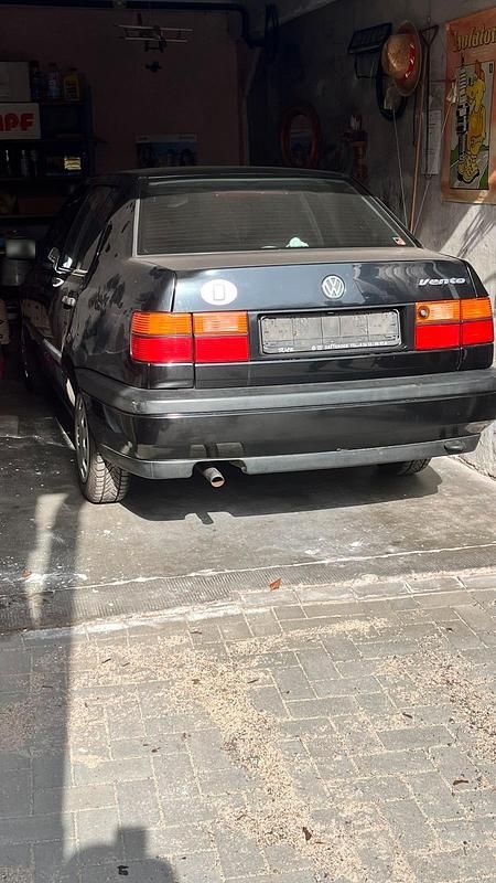 Gebraucht VW Vento 90 PS (66 kW) 1994 Schwarz Limousine