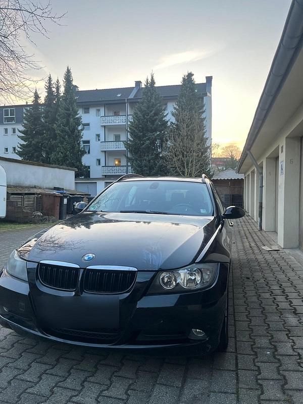 Gebraucht BMW 320 150 PS (110 kW) 2006 Schwarz Kombi