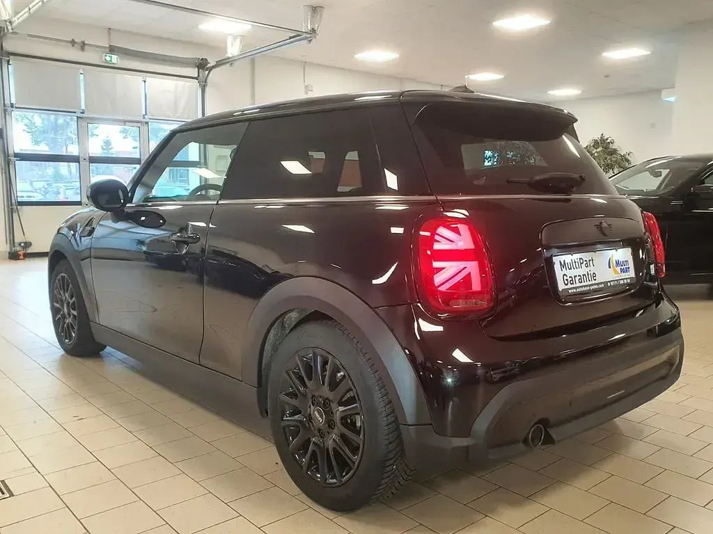 Occasion Mini ONE Classic 102 PK (75 kW) 2022 Zwart Hatchback
