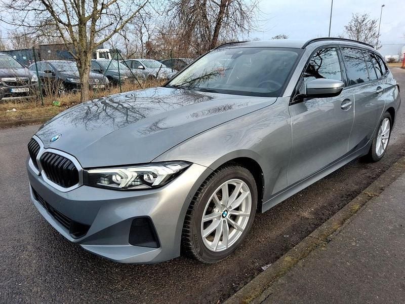 Gebraucht BMW 318 150 PS (110 kW) 2022 Grau Kombi