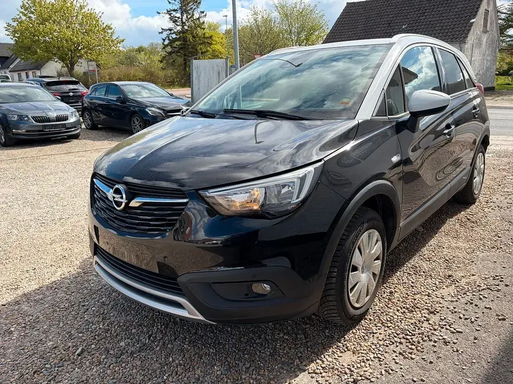 Usado Opel Crossland X 110 HP (80 kW) 2019 Preto SUV