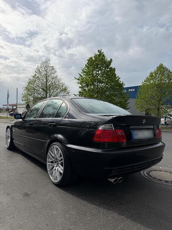 Gebraucht BMW 330 231 PS (169 kW) 2001 Schwarz Limousine