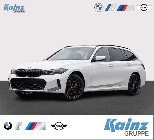 Alpinweiss Gebraucht 2025 BMW 330e M Sport Kombi | 64.890 € - Bild 1/4