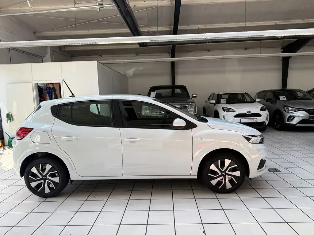 Gebraucht Dacia Sandero Expression 91 PS (66 kW) 2024 Weiß Limousine