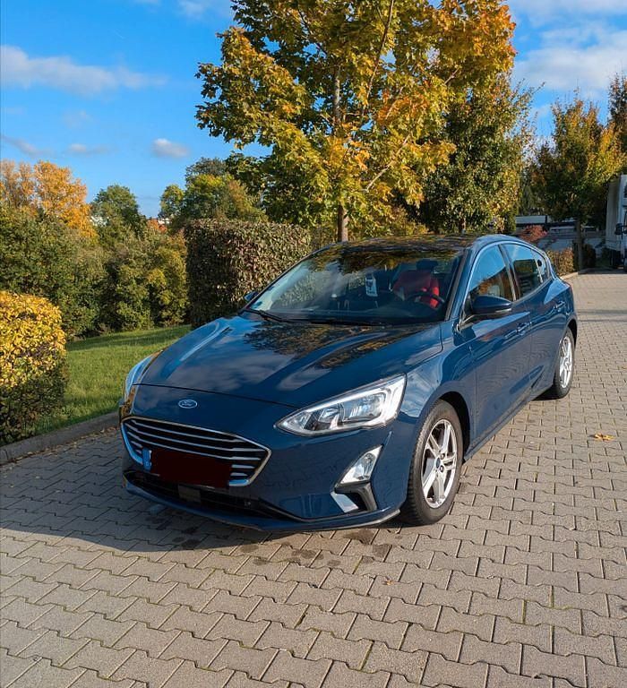 Blau Gebraucht 2019 Ford Focus Cool & Connect Limousine | 13.350 € (Superpreis) - Bild 1/4