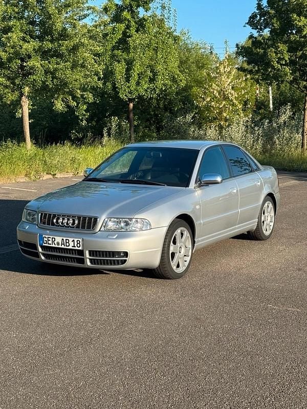 Silber Gebraucht 2001 Audi S4 Limousine | 25.999 € (Fairer Preis) - Bild 1/4
