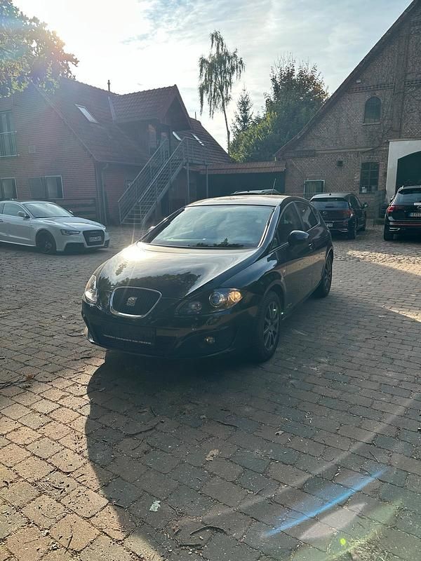 Schwarz Gebraucht 2012 Seat Leon Kleinwagen | 2.780 € (Guter Preis) - Bild 1/4