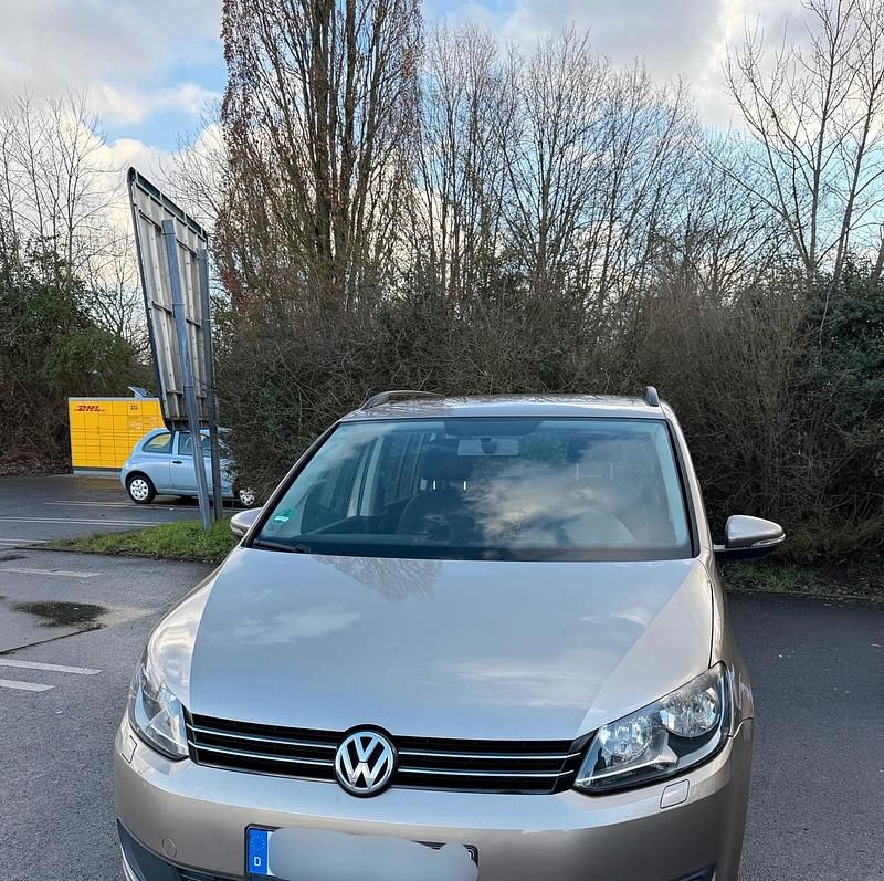 Gebraucht VW Touran 105 PS (77 kW) 2012 Gold Van / Kleinbus