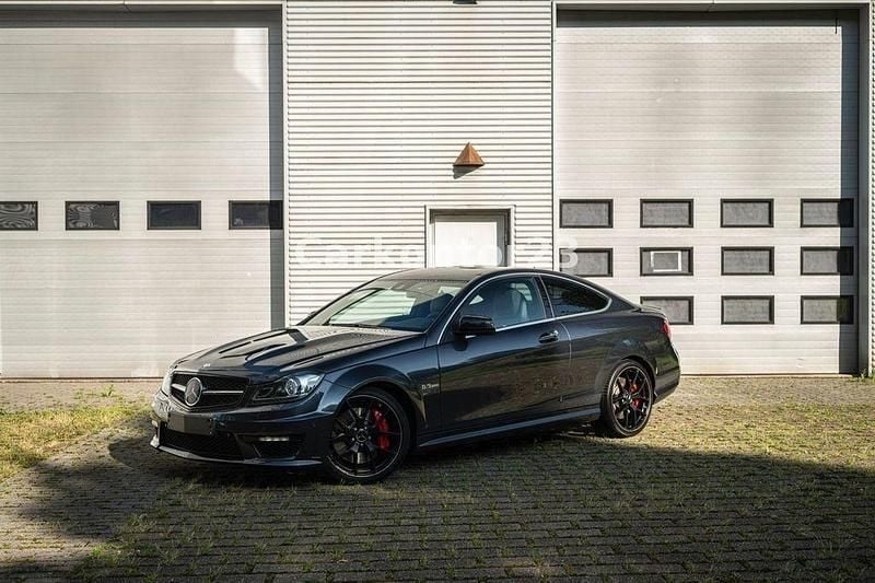Grau Gebraucht 2013 Mercedes C63 AMG AMG Coupé | 64.963 € - Bild 1/4