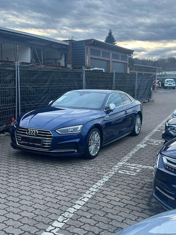 Blau Gebraucht 2017 Audi A5 Ambiente Coupé | 21.000 € (Superpreis) - Bild 1/4