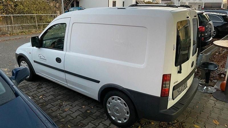 Gebraucht Opel Combo 94 PS (69 kW) 2009 Weiß Van / Kleinbus
