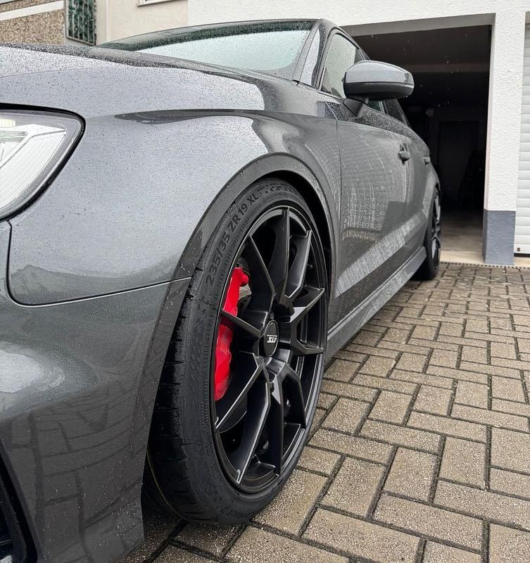 Gebraucht Audi RS3 Comfort 400 PS (294 kW) 2019 Grau Limousine