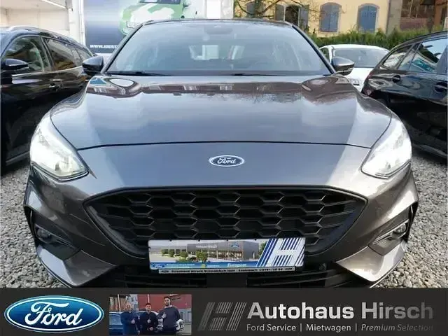 Używany Ford Focus ST-Line 120 KM (88 kW) 2020 Czarny Sedan/Limuzyna