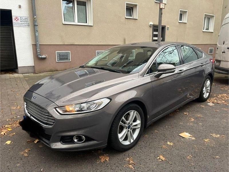 Gebraucht Ford Mondeo Titanium 160 PS (117 kW) 2015 Bronze Limousine