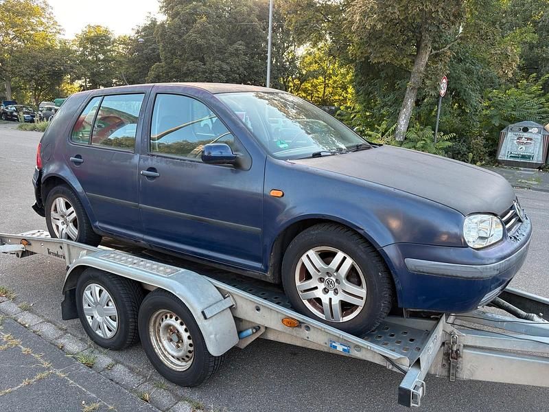 Blau Gebraucht 1998 VW Golf IV Limousine | 400 € (Superpreis) - Bild 1/4