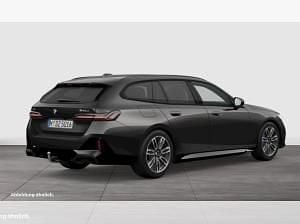 Neu BMW 540 M Sport 286 PS (210 kW) 2026 Grau (sophistograu brillanteffekt) Kombi