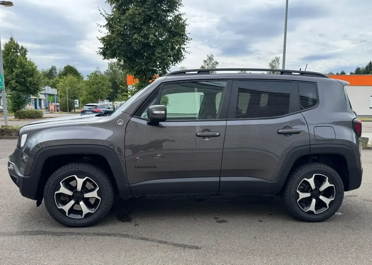 Gebraucht Jeep Renegade Trailhawk 241 PS (177 kW) 2021 Grau SUV