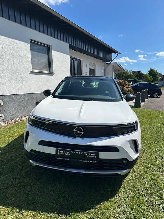 Weiß Gebraucht 2023 Opel Mokka Elegance SUV | 19.900 € (Fairer Preis) - Bild 1/4