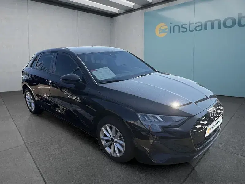 Gebraucht Audi A3 Sportback 116 PS (85 kW) 2025 Schwarz Kleinwagen