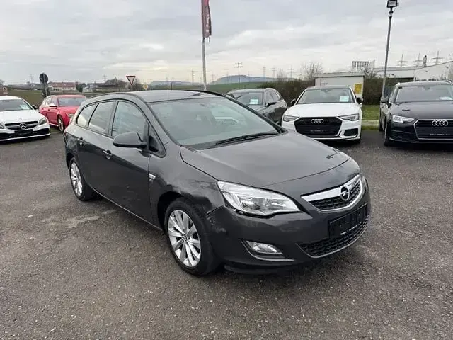 Gebraucht Opel Astra 160 PS (117 kW) 2012 Grau Kombi