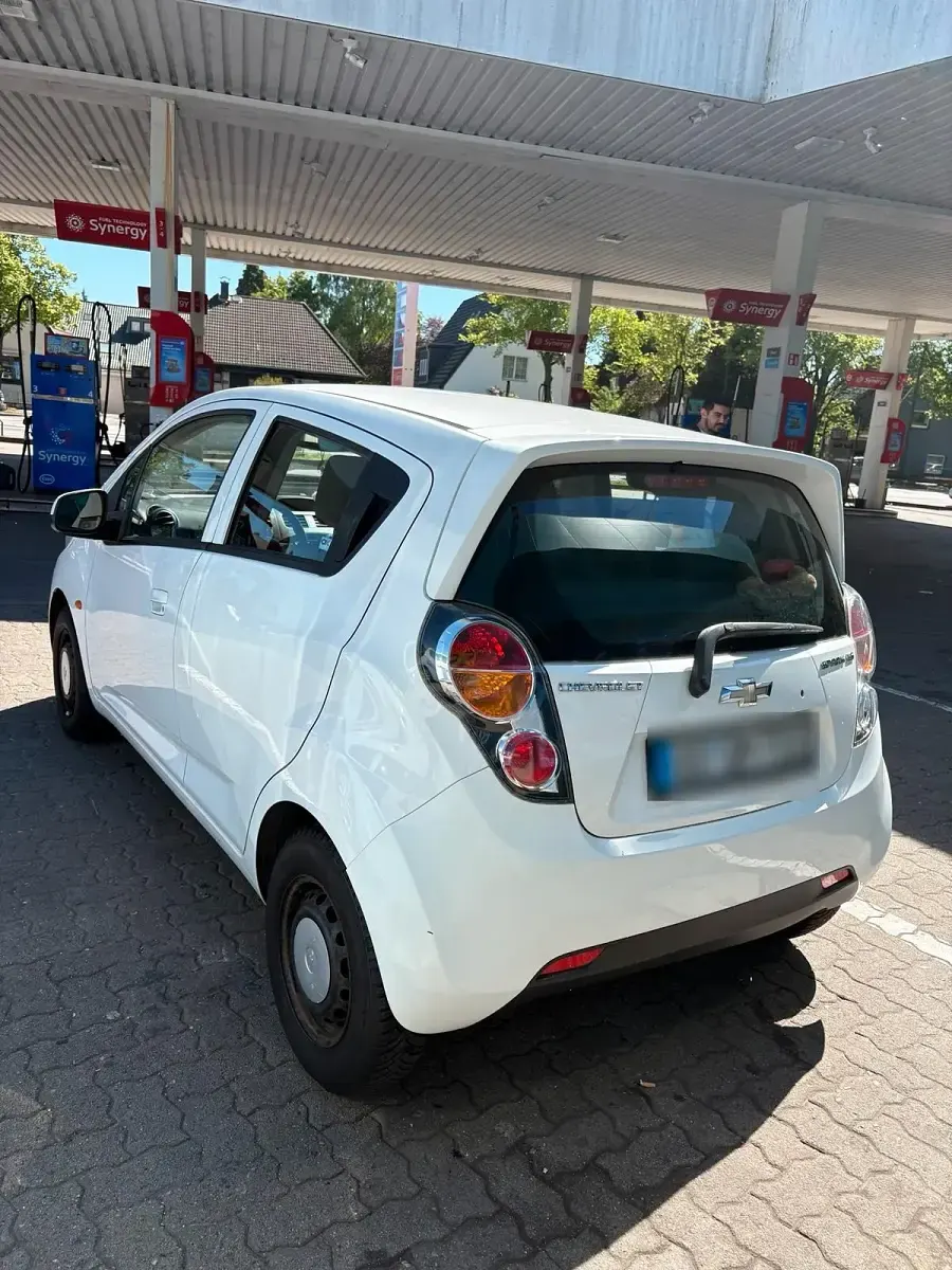 Second-hand Chevrolet Spark 68 CP (50 kW) 2011 Alb Hatchback