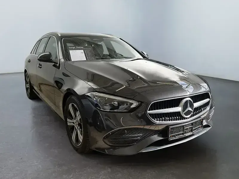 Gebraucht Mercedes C300 Avantgarde 265 PS (194 kW) 2023 Grau Limousine