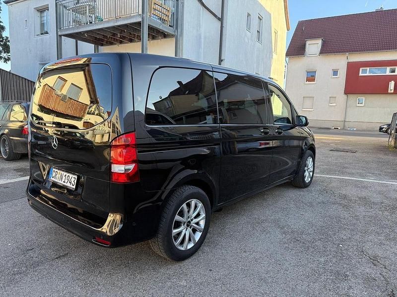 Gebraucht Mercedes V220 Edition 163 PS (119 kW) 2021 Schwarz Van / Kleinbus