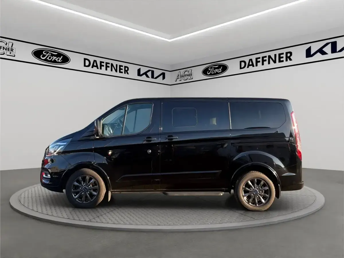 Gebraucht Ford Tourneo Custom Titanium X 185 PS (136 kW) 2020 Obsidianschwarz metallic Van