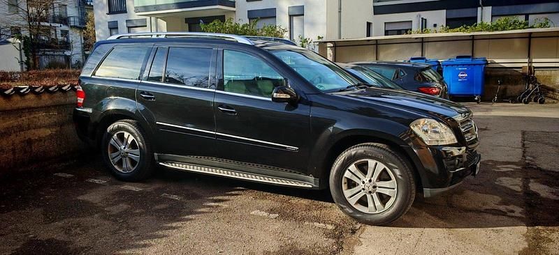 Schwarz Gebraucht 2007 Mercedes GL320 SUV | 10.400 € (Fairer Preis) - Bild 1/3