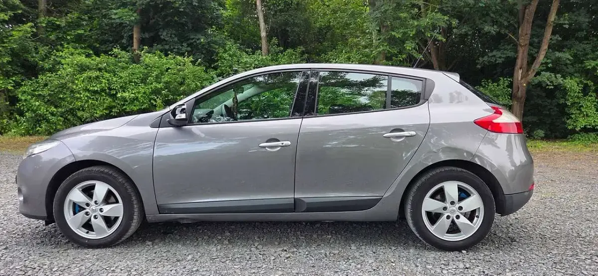 Gebraucht Renault Mégane 131 PS (96 kW) 2011 Grau Limousine