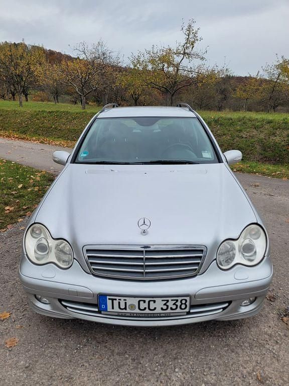 Silber Gebraucht 2005 Mercedes C180 Classic Limousine | 2.650 € (Fairer Preis) - Bild 1/4