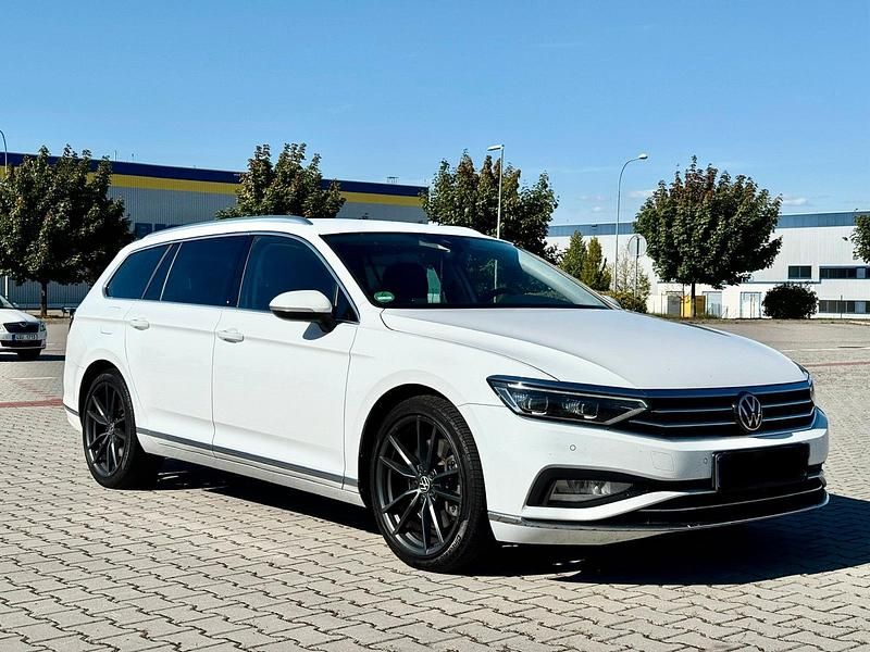 Gebraucht VW Passat 400 PS (294 kW) 2021 Weiß Kombi