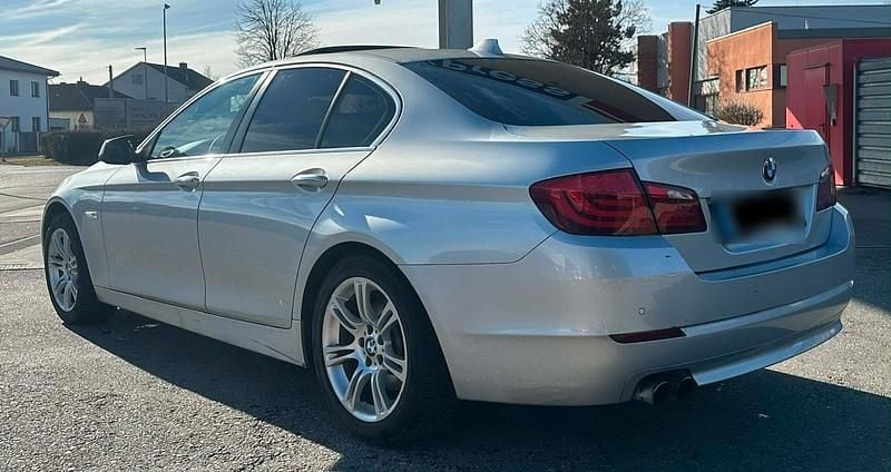 Gebraucht BMW 525 204 PS (150 kW) 2011 Silber Limousine