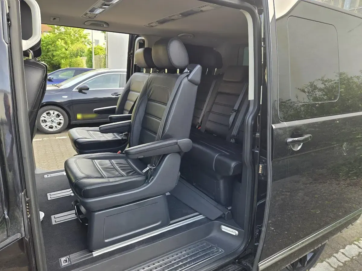 Gebraucht VW Multivan 204 PS (150 kW) 2022 Schwarz Van / Kleinbus