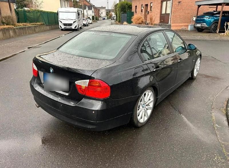 Gebraucht BMW 320 150 PS (110 kW) 2006 Schwarz Limousine