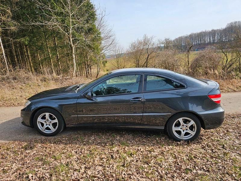 Gebraucht Mercedes CLC200 184 PS (135 kW) 2009 Grau Kleinwagen