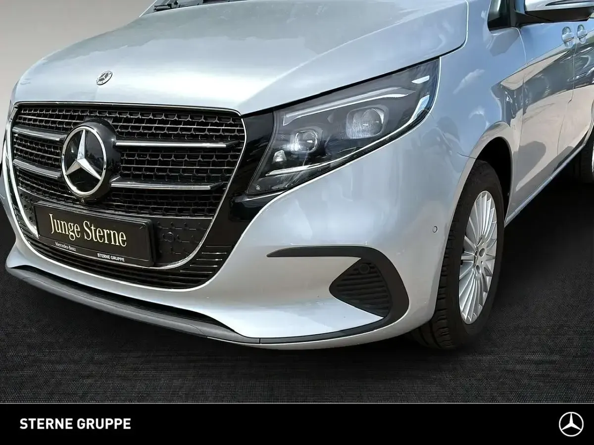 Gebraucht Mercedes V250 190 PS (139 kW) 2025 Hightechsilber Van / Kleinbus