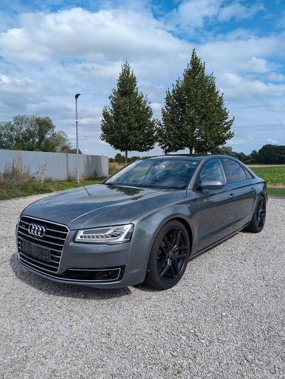 Grau Gebraucht 2016 Audi A8L Ambiente Limousine | 30.499 € (Fairer Preis) - Bild 1/4