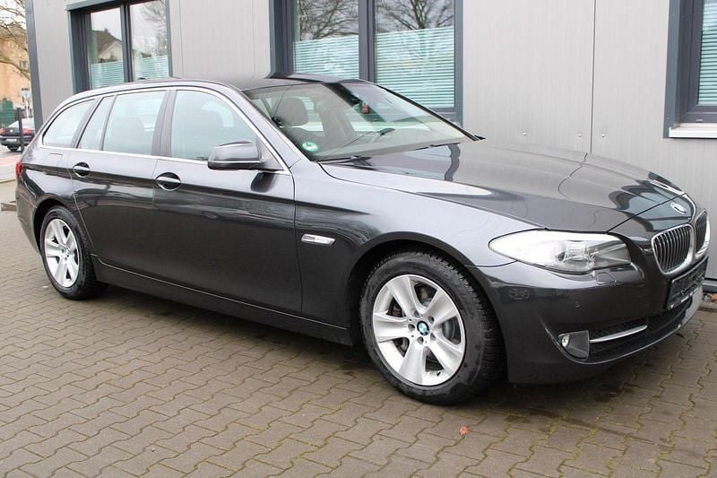Gebraucht BMW 530 245 PS (180 kW) 2010 Grau Kombi