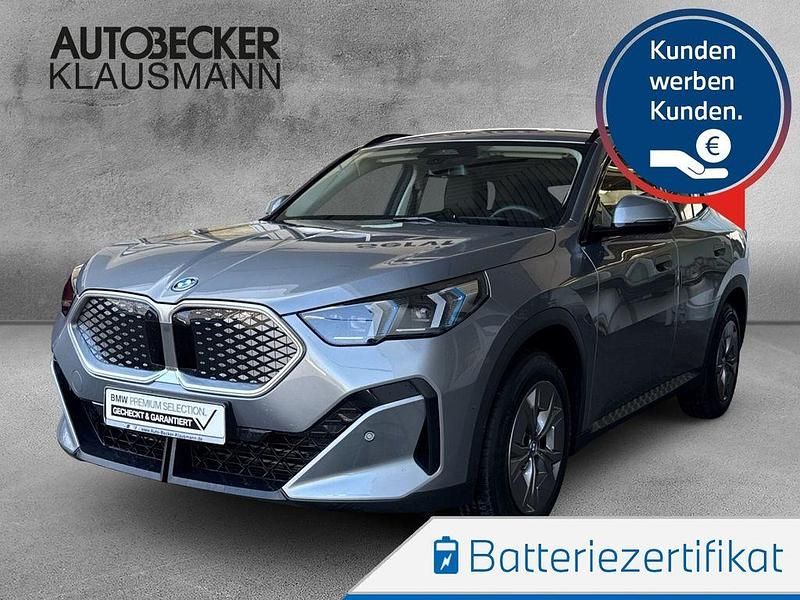 Grau Gebraucht 2024 BMW iX2 Performance SUV | 45.094 € (Fairer Preis) - Bild 1/4