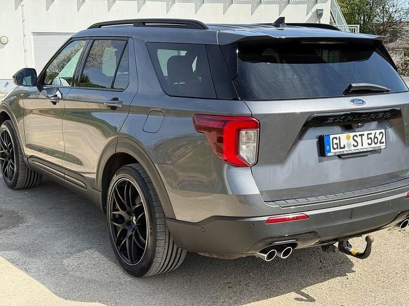 Gebraucht Ford Explorer ST-Line 457 PS (336 kW) 2022 Grau SUV