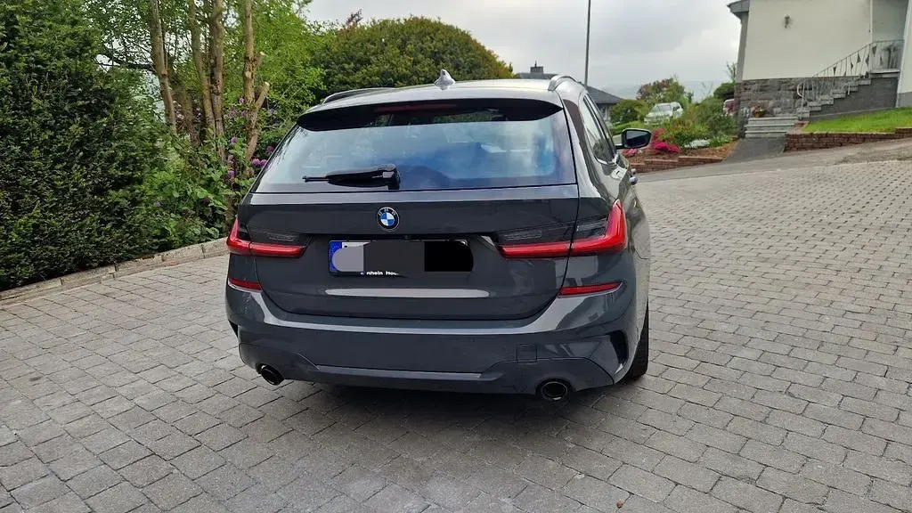 Gebraucht BMW 320 M Sport 190 PS (139 kW) 2020 Grau Kombi