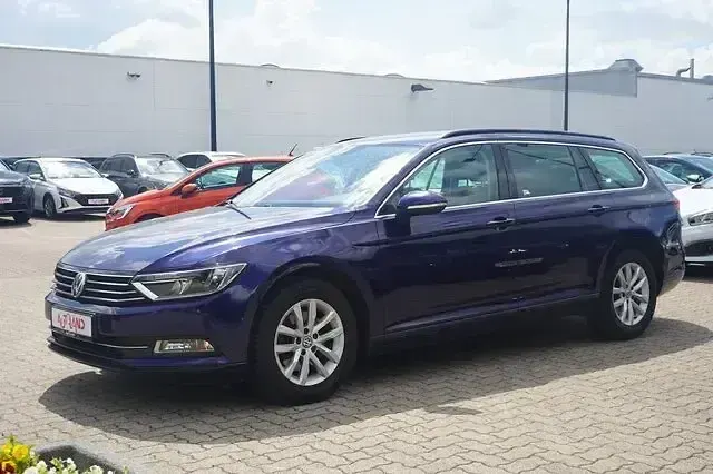 Gebraucht VW Passat Comfortline 150 PS (110 kW) 2019 Blau Kombi