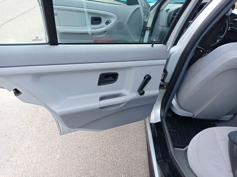 Gebraucht BMW 316 Performance 102 PS (75 kW) 1998 Grau Limousine