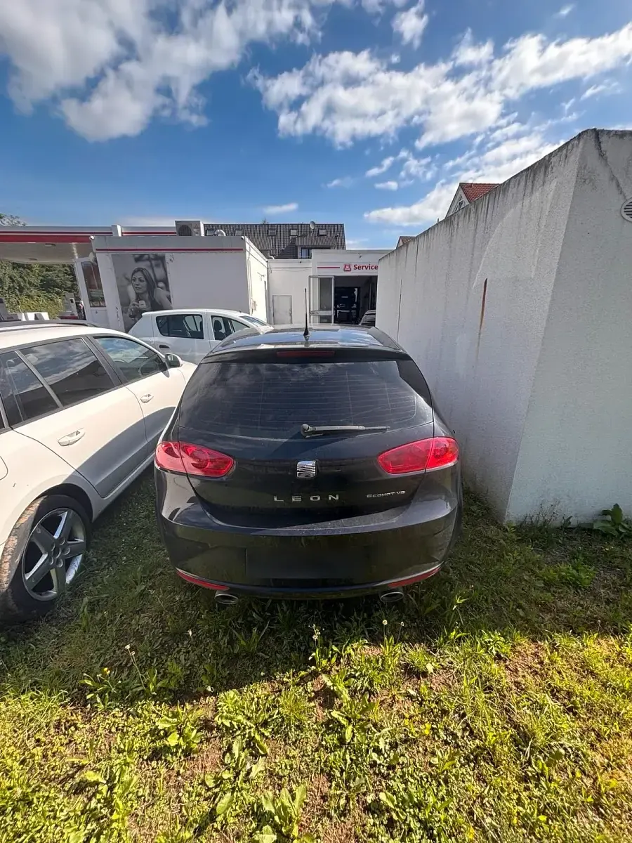 Gebraucht Seat Leon 100 PS (73 kW) 2011 Schwarz Kleinwagen