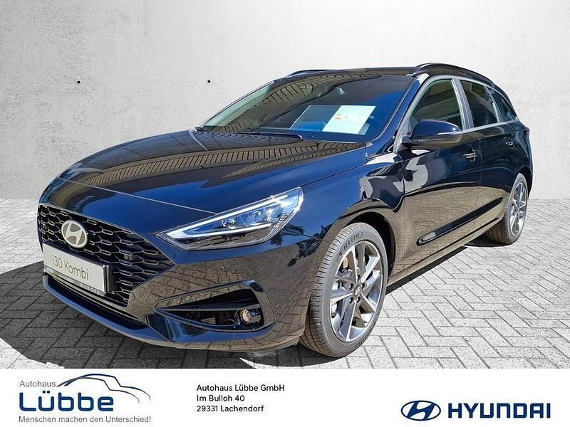Schwarz Neu 2025 Hyundai i30 Advantage Kombi | 26.980 € (Teuer) - Bild 1/4
